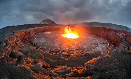 岩浆如何助长火山爆发的新见解